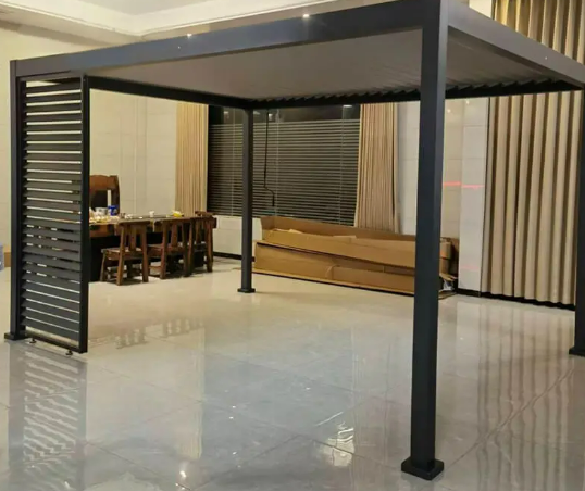 Louvered Pergola vs Traditional Pergola: What's the Difference?